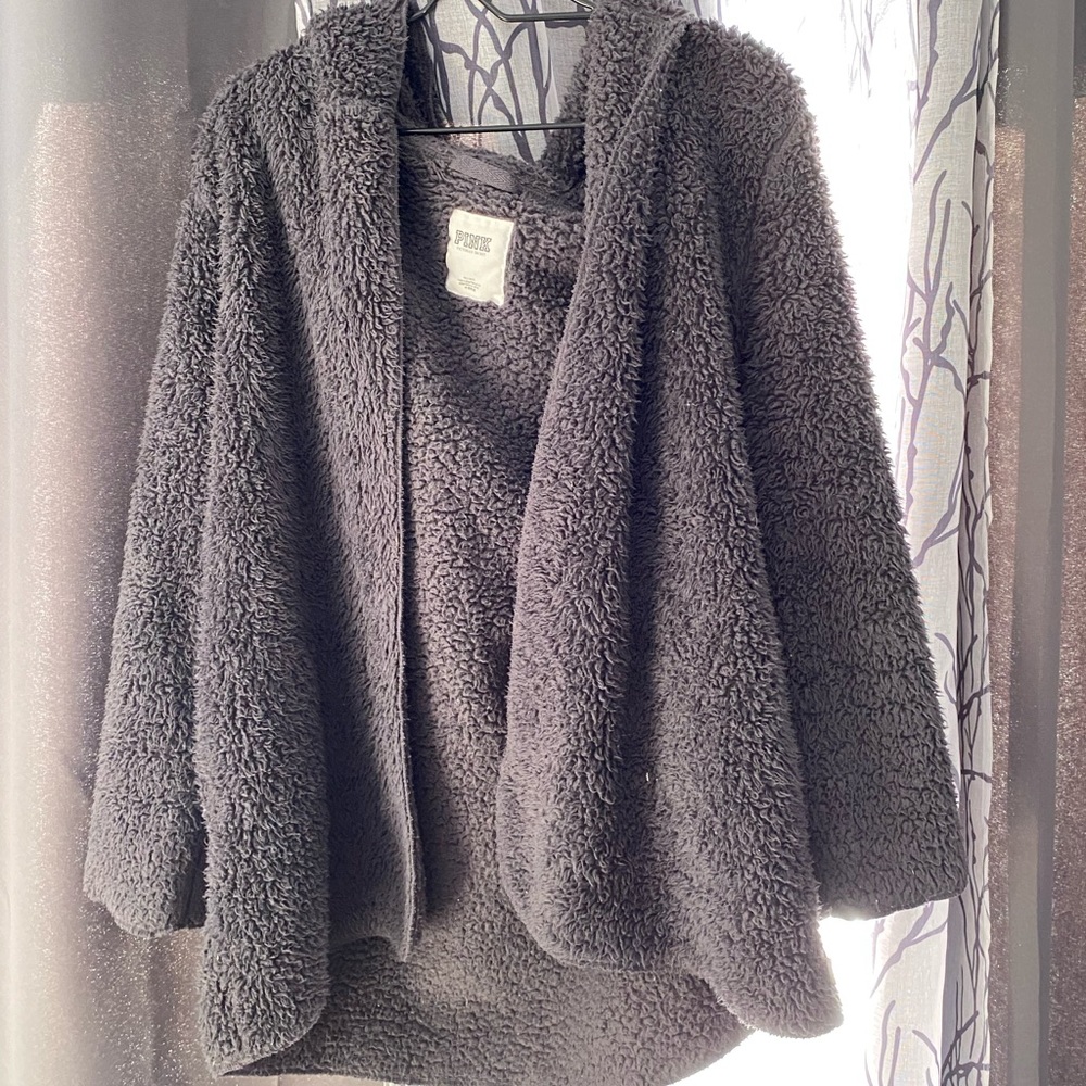 Medium fluffy cardigan